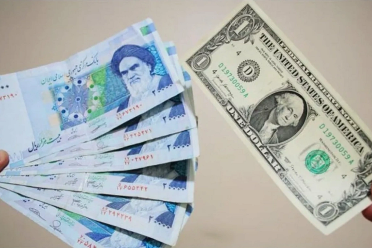 İranda dolların məzənnəsi rekord həddə yüksəldi İranda dolların məzənnəsi rekord həddə yüksəldi