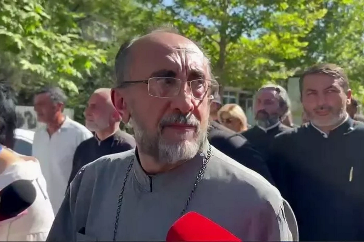 İrəvan məhkəməsi arxiyepiskop Adjapaxyan barəsində qərar verdi