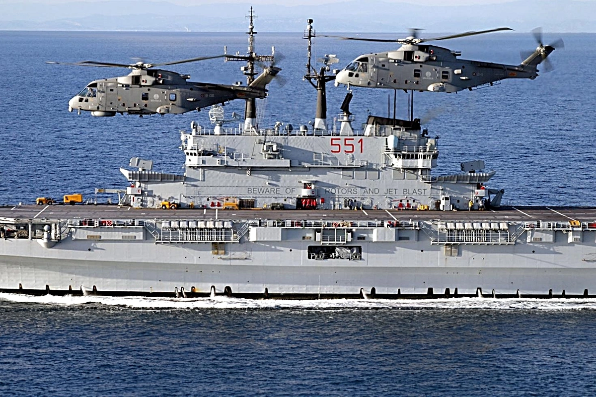 İtaliya 40 illik aviadaşıyıcısını İndoneziyaya hədiyyə verdi - 14-dən çox helikopter daşıya bilir İtaliya 40 illik aviadaşıyıcısını İndoneziyaya hədiyyə verdi - 14-dən çox helikopter daşıya bilir