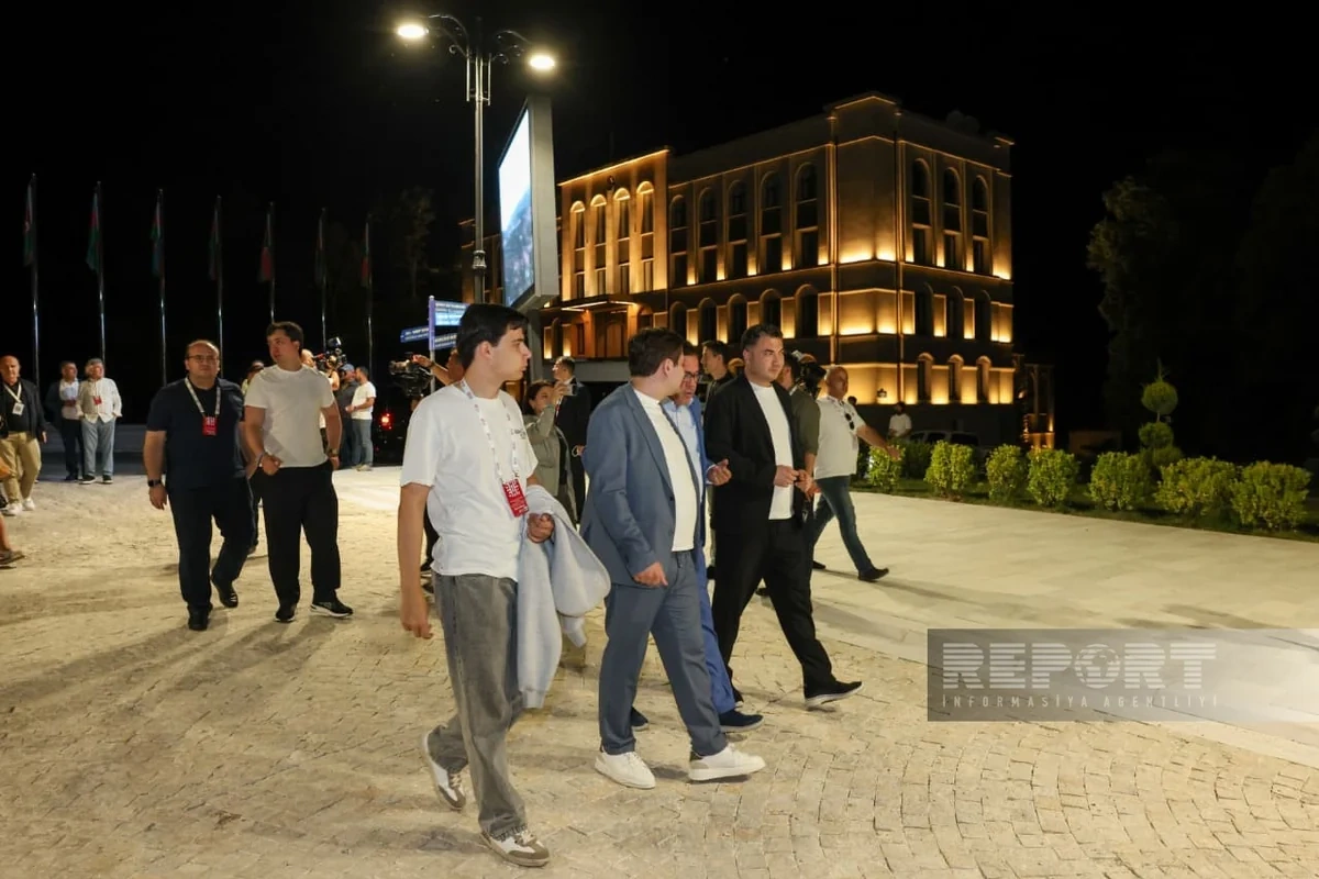 IV Şuşa Qlobal Media Forumunun iştirakçıları Qarabağ küçəsi ilə tanış olublar IV Şuşa Qlobal Media Forumunun iştirakçıları Qarabağ küçəsi ilə tanış olublar