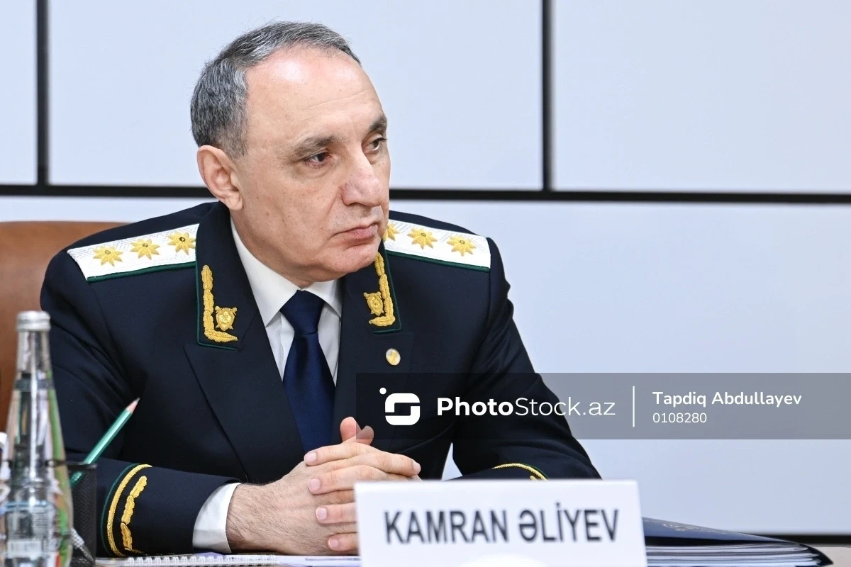 Kamran Əliyev Yasamal rayonunda vətəndaşları qəbul edib Kamran Əliyev Yasamal rayonunda vətəndaşları qəbul edib