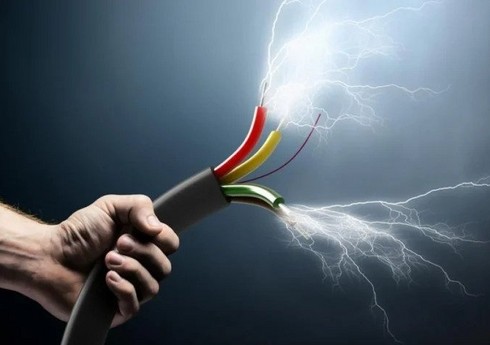 Şəki sakinini elektrik cərəyanı vuraraq öldürüb
