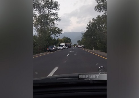 Şəkidə zəncirvari yol qəzasında 3 nəfər xəsarət alıb Şəkidə zəncirvari yol qəzasında 3 nəfər xəsarət alıb