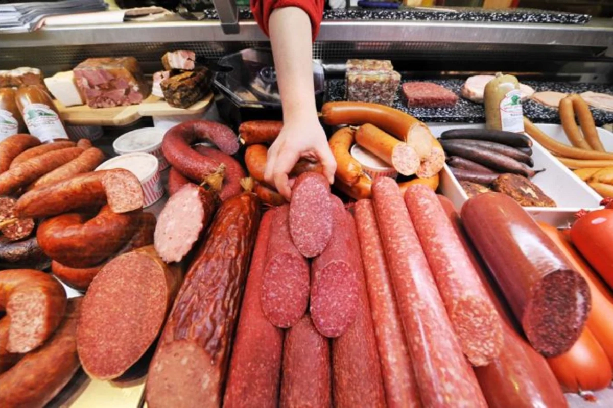 Kiloqramı üç manata satılan kolbasanı yemək olarmı?