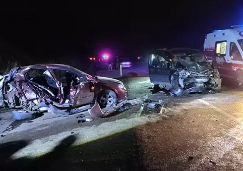 Kocaelidə ağır yol qəzasında, 1 yeniyetmə ölüb, 6 nəfər yaralanıb