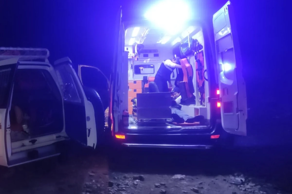 Kürdəmirdə avtomobil aşıb, beş nəfər xəsarət alıb Kürdəmirdə avtomobil aşıb, beş nəfər xəsarət alıb
