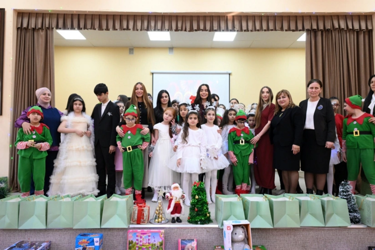 Leyla Əliyeva, Arzu Əliyeva və Alena Əliyeva 5 nömrəli internat tipli xüsusi ümumtəhsil məktəbində olublar