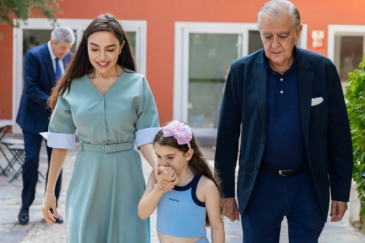 Leyla Əliyeva Madriddə xüsusi qayğıya ehtiyacı olan uşaqların məktəbini ziyarət edib Leyla Əliyeva Madriddə xüsusi qayğıya ehtiyacı olan uşaqların məktəbini ziyarət edib