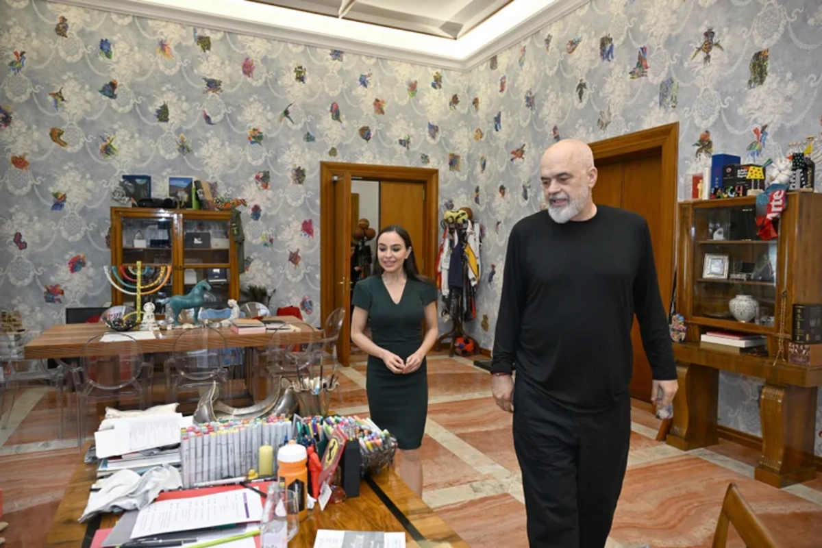 Leyla Əliyeva Tiranada Albaniyanın Baş naziri ilə görüşüb Leyla Əliyeva Tiranada Albaniyanın Baş naziri ilə görüşüb
