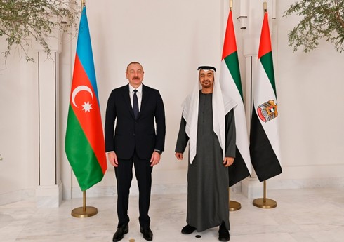 İlham Əliyev BƏƏ Prezidentinə zəng edib