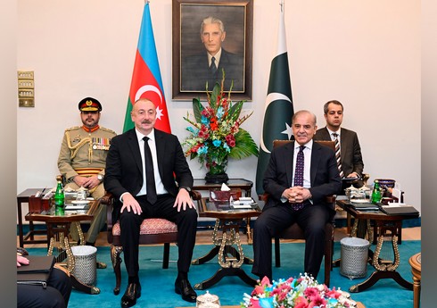İlham Əliyev ilə Şahbaz Şərif arasında imzalanmış sənədlərin mübadiləsi mərasimi keçirilib İlham Əliyev ilə Şahbaz Şərif arasında imzalanmış sənədlərin mübadiləsi mərasimi keçirilib
