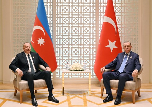 İlham Əliyev Rəcəb Tayyib Ərdoğanla görüşüb, qardaşlıq münasibətlərinin genişləndiyi vurğulanıb - YENİLƏNİB İlham Əliyev Rəcəb Tayyib Ərdoğanla görüşüb, qardaşlıq münasibətlərinin genişləndiyi vurğulanıb - YENİLƏNİB