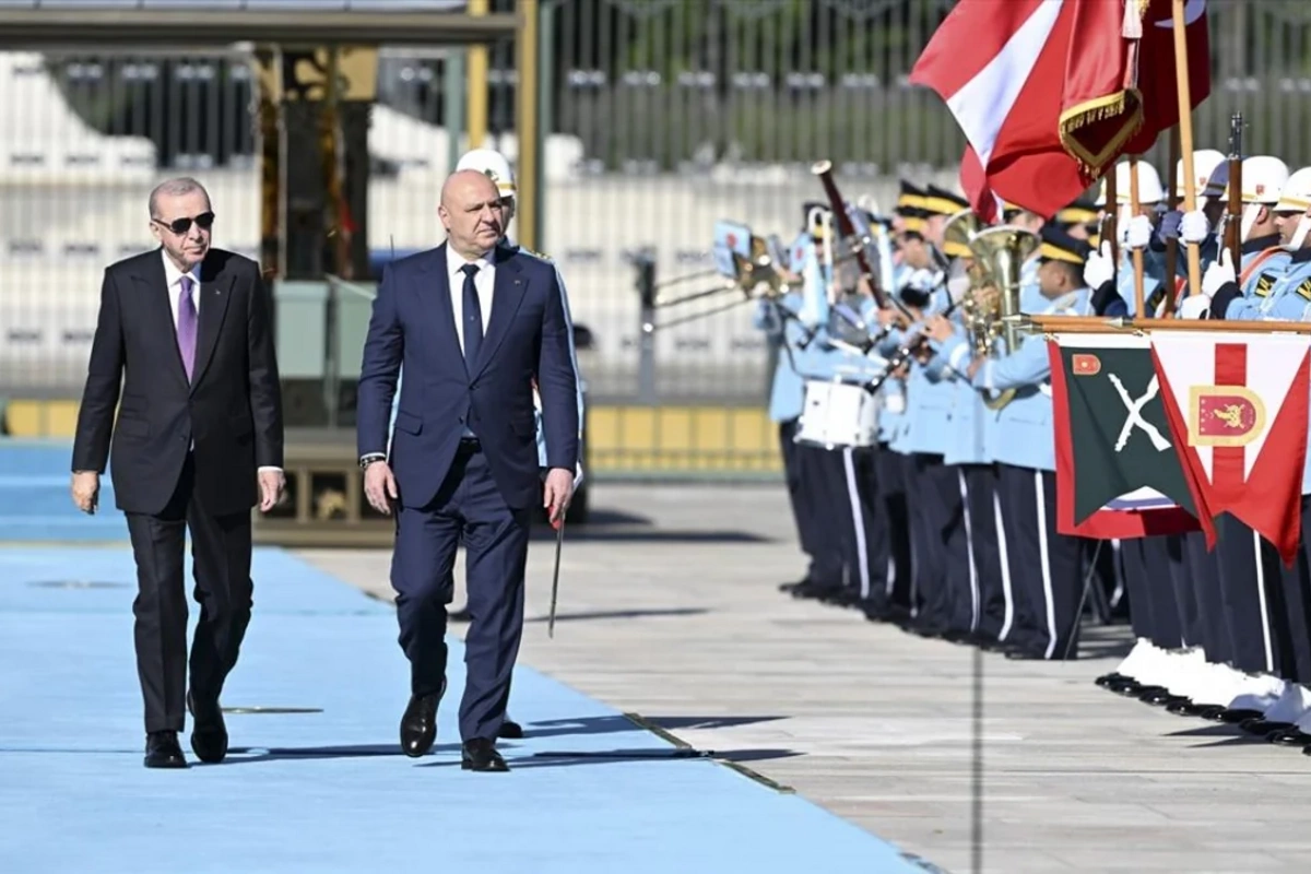 Livan Prezidenti Türkiyəyə rəsmi səfər edib