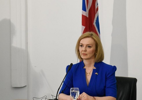 Liz Trass: “Britaniyanın yaxın illərdə ABŞ ilə ticarət müqaviləsi bağlamaq planları yoxdur” Liz Trass: “Britaniyanın yaxın illərdə ABŞ ilə ticarət müqaviləsi bağlamaq planları yoxdur”