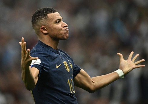 Mbappe: “Messi PSJ-də “Barselona”dakı oyunçu deyildi” Mbappe: “Messi PSJ-də “Barselona”dakı oyunçu deyildi”