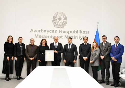 Mədəniyyət Nazirliyində Xalq artisti Yalçın Adıgözəlovla görüş olub Mədəniyyət Nazirliyində Xalq artisti Yalçın Adıgözəlovla görüş olub
