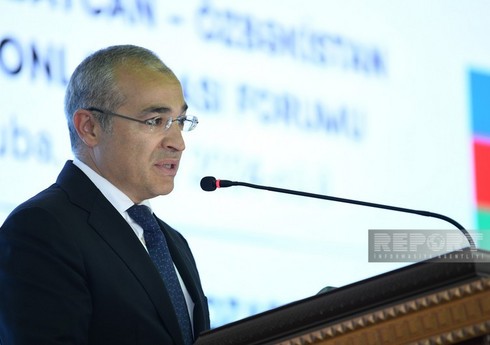 Mikayıl Cabbarov mülki aviasiya işçilərini təbrik edib Mikayıl Cabbarov mülki aviasiya işçilərini təbrik edib