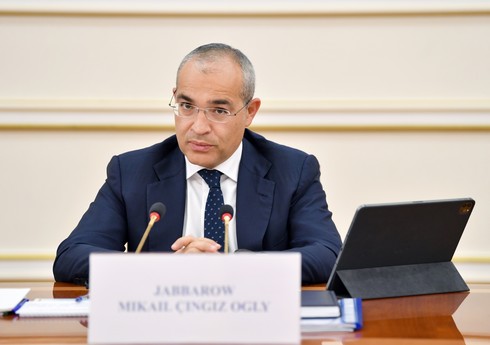Mikayıl Cabbarov neftçiləri peşə bayramı münasibəti ilə təbrik edib Mikayıl Cabbarov neftçiləri peşə bayramı münasibəti ilə təbrik edib