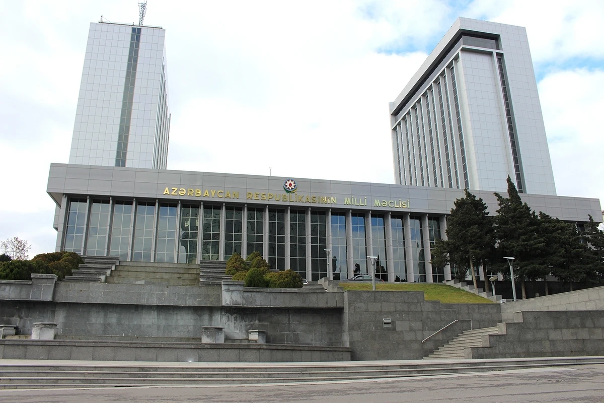 Milli Məclisin deputatları Sahibə Qafarovaya müraciət ediblər - Növbədənkənar sessiya Milli Məclisin deputatları Sahibə Qafarovaya müraciət ediblər - Növbədənkənar sessiya