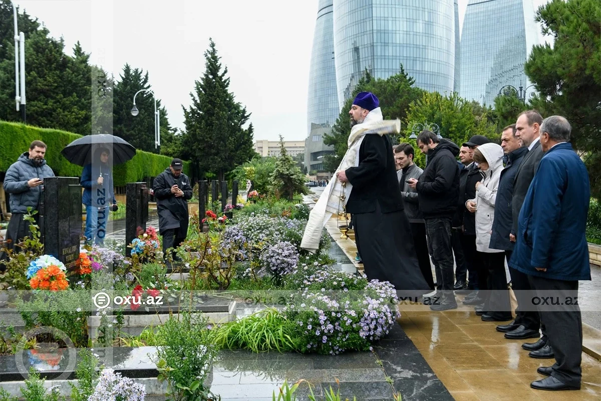 Milli Qəhrəman Yuri Kovalyovun məzarı ziyarət edildi Milli Qəhrəman Yuri Kovalyovun məzarı ziyarət edildi