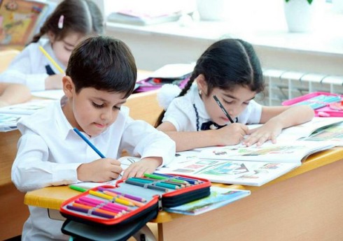 Məktəblərdə payız tətilindən sonra dərslər başlayıb Məktəblərdə payız tətilindən sonra dərslər başlayıb