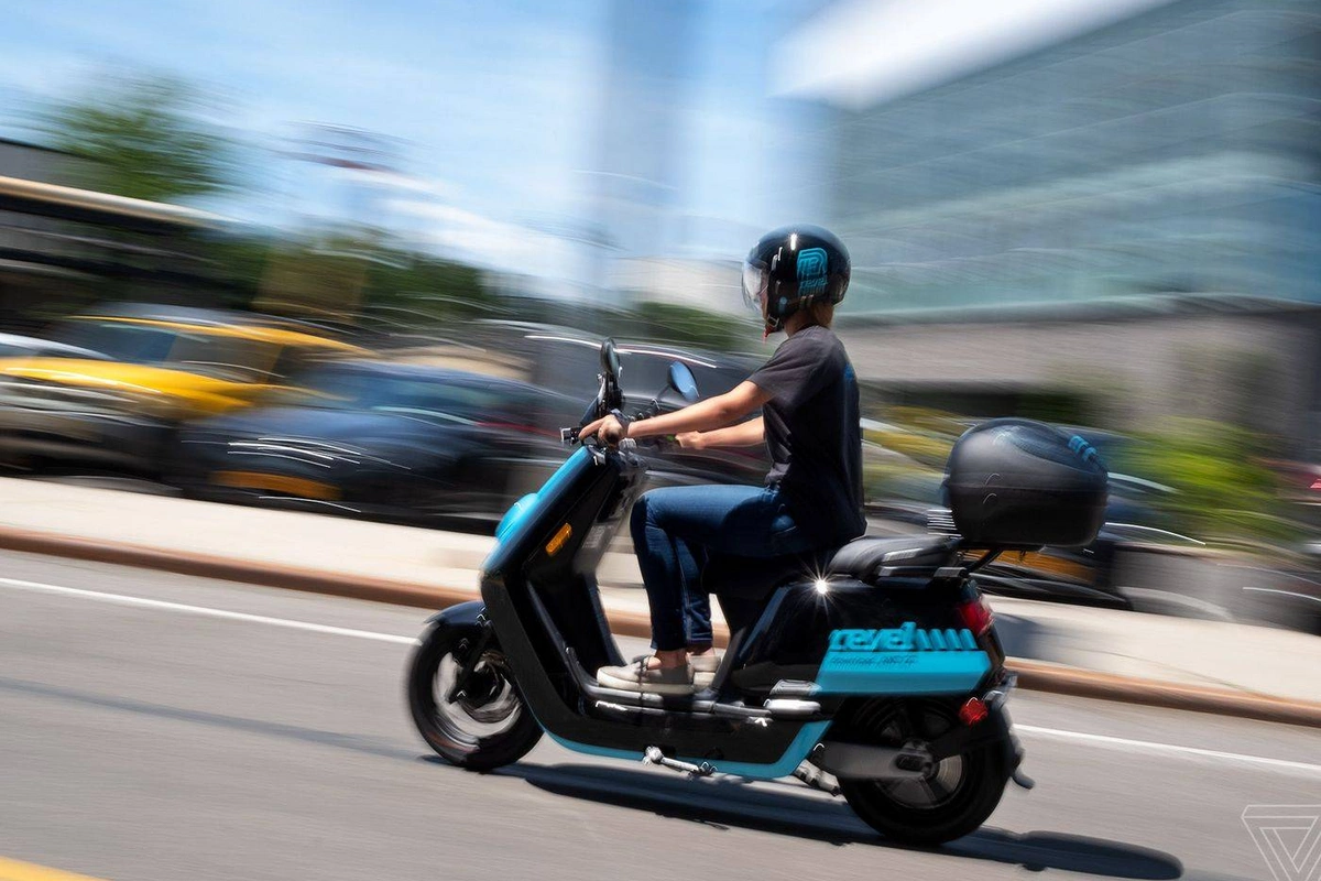 Moped sürücüləri üçün YENİ TƏLƏBLƏR