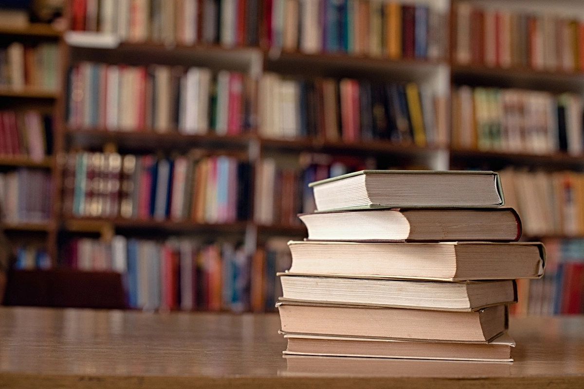 Müntəzəm kitab oxumaq Alzheimer riskini 33%-dək azalda bilər Müntəzəm kitab oxumaq Alzheimer riskini 33%-dək azalda bilər