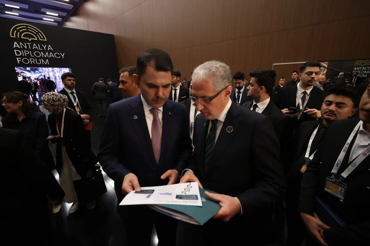 Muxtar Babayev COP31-in Prezidenti ilə görüşüb Muxtar Babayev COP31-in Prezidenti ilə görüşüb