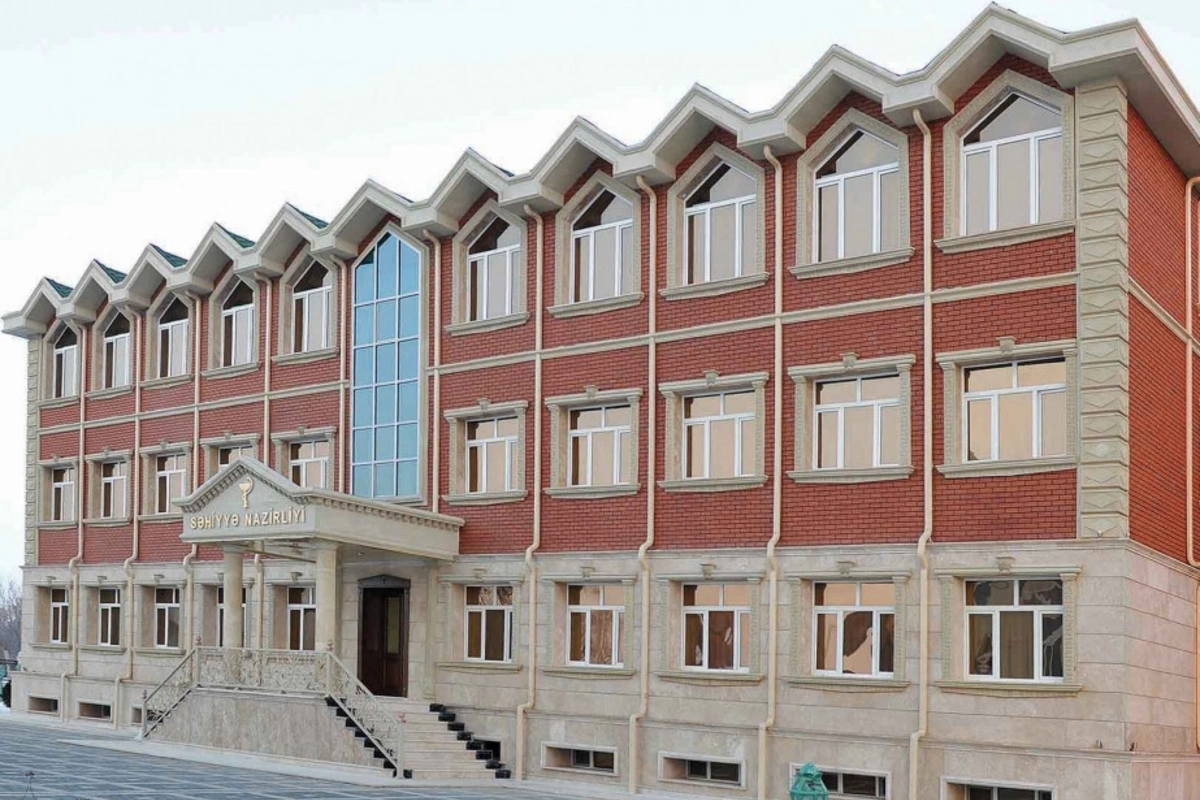 Naxçıvan aeoroportunun yaxınlığında yerləşən məktəblərdə müəllimlər və şagirdlər təxliyə edilib - RƏSMİ