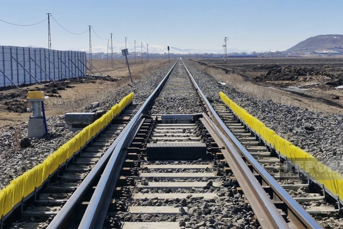 Naxçıvanda dəmir yolu xətlərinin bərpasına başlanılıb Naxçıvanda dəmir yolu xətlərinin bərpasına başlanılıb