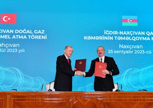 Naxçıvanda Azərbaycan-Türkiyə sənədlərinin imzalanma mərasimi keçirilib - YENİLƏNİB