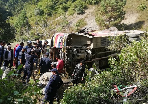 Nepalda avtobus qəzasında 7 nəfər ölüb Nepalda avtobus qəzasında 7 nəfər ölüb