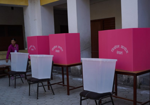 Nepalda parlament seçkilərində səsvermə başlayıb Nepalda parlament seçkilərində səsvermə başlayıb
