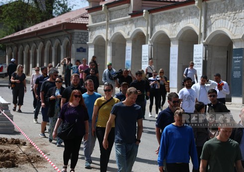 Norveçli səyahətçilər Şuşa şəhərində səfərdədir