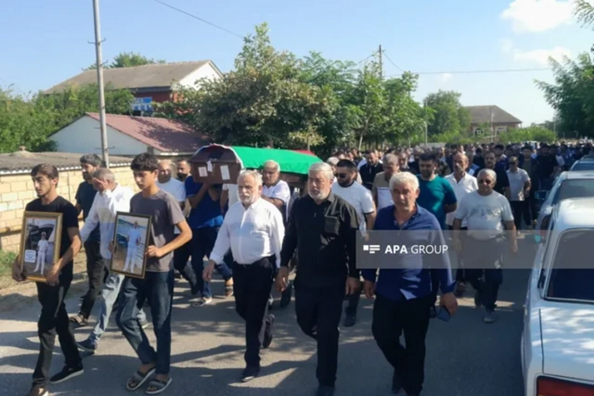 Odessa yaxınlığında vurulan gəminin kapitanı dəfn edildi