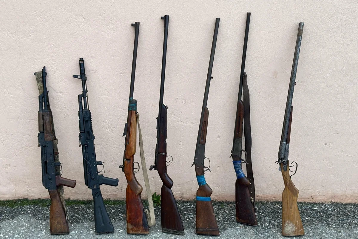 Ötən gün qanunsuz saxlanan 8 silah aşkarlanıb Ötən gün qanunsuz saxlanan 8 silah aşkarlanıb