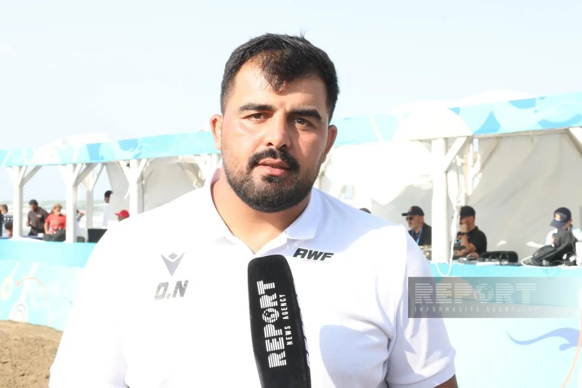 Oyan Nəzəriani: 
