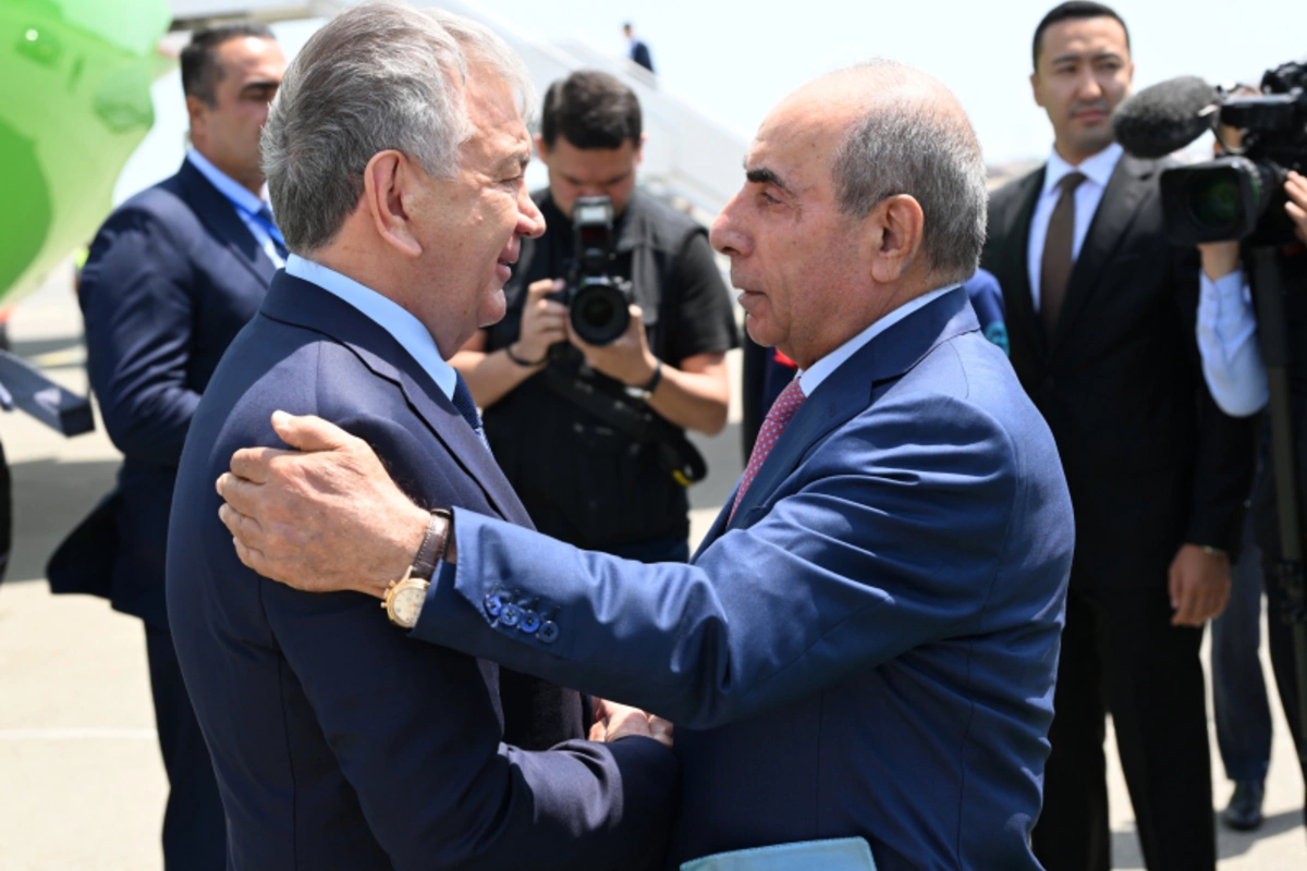 Özbəkistan Prezidenti Şavkat Mirziyoyev Azərbaycana dövlət səfərinə gəlib Özbəkistan Prezidenti Şavkat Mirziyoyev Azərbaycana dövlət səfərinə gəlib
