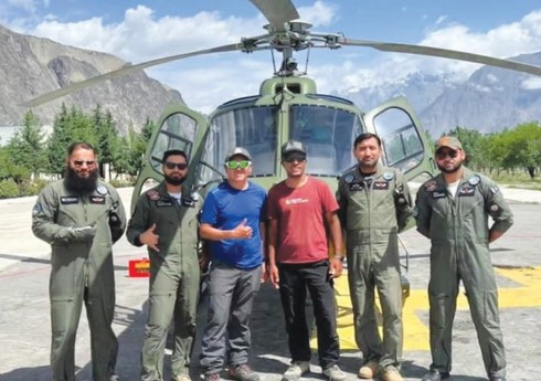 Pakistanda azərbaycanlı alpinist 7 500 metr yüksəklikdə qalmış müəllimi xilas edib