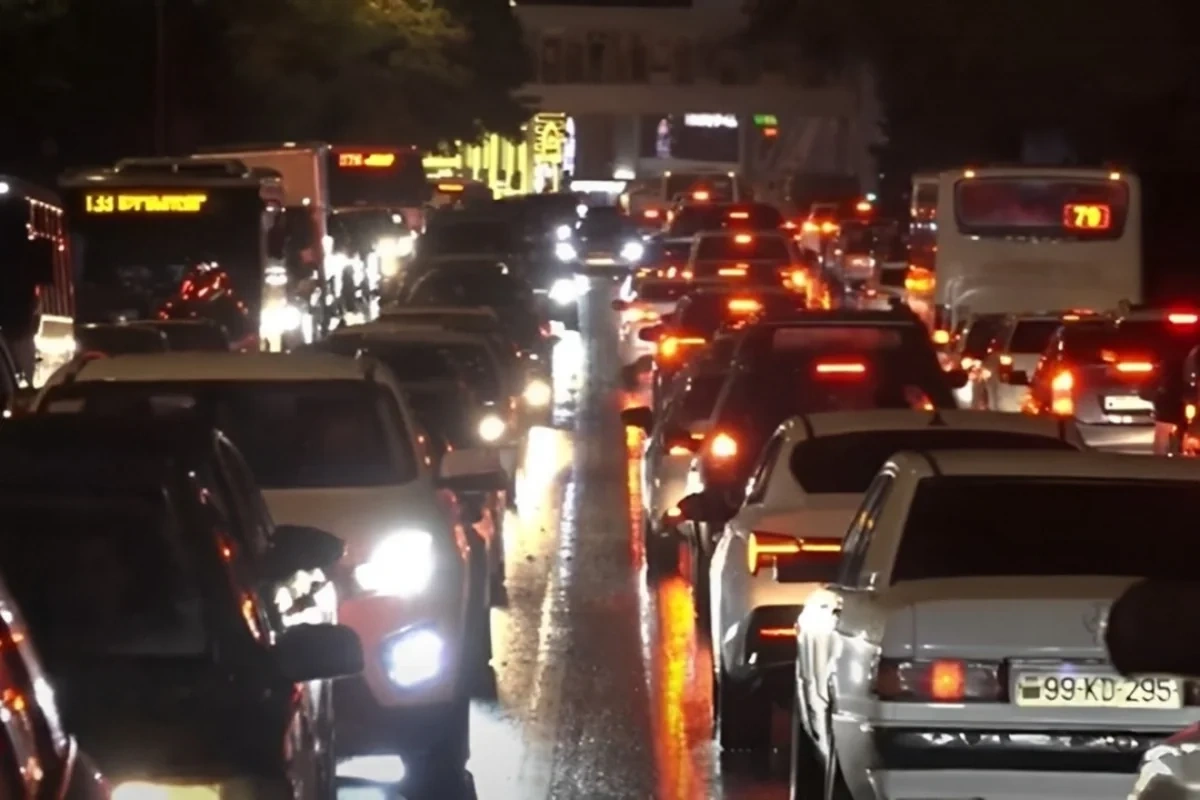 Paytaxt yollarında yaranan tıxaclar qarşıdakı günlər üçün nə vəd edir?