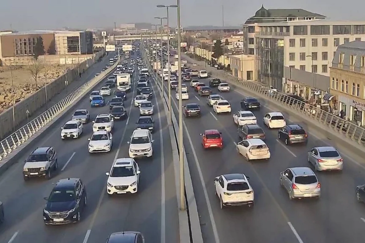 Paytaxtda sıxlıq olan küçələrin siyahısı