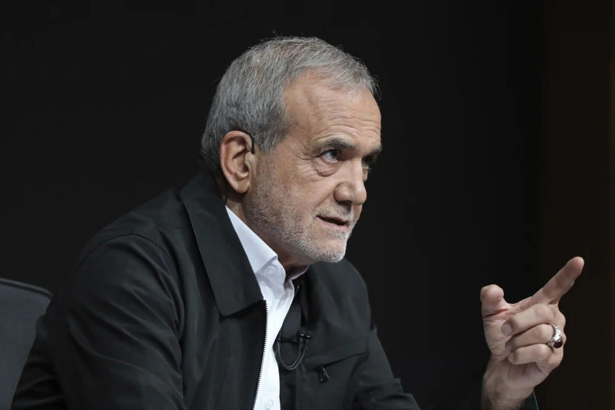 Pezeşkian: İran hökuməti Müctəba Xameneiyə tabedir