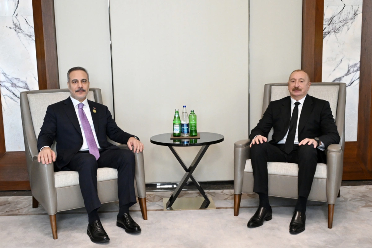 Prezident İlham Əliyev Türkiyənin xarici işlər nazirini qəbul edib Prezident İlham Əliyev Türkiyənin xarici işlər nazirini qəbul edib