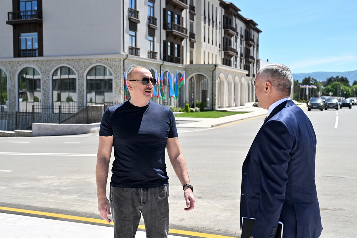 Prezident İlham Əliyev Xankəndidə əsaslı şəkildə yenidən qurulmuş Mədəniyyət Mərkəzinin açılışında iştirak edib