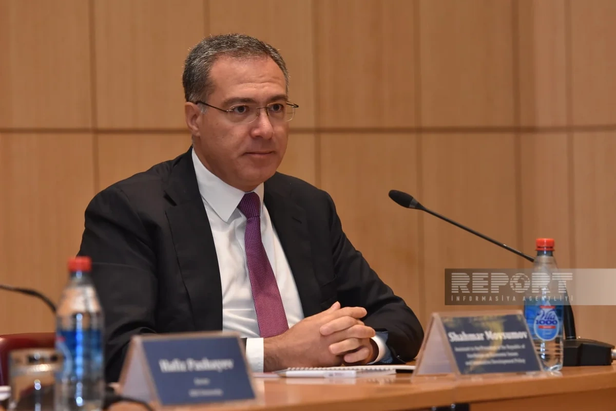 Prezidentin köməkçisi: Prezidentin köməkçisi: