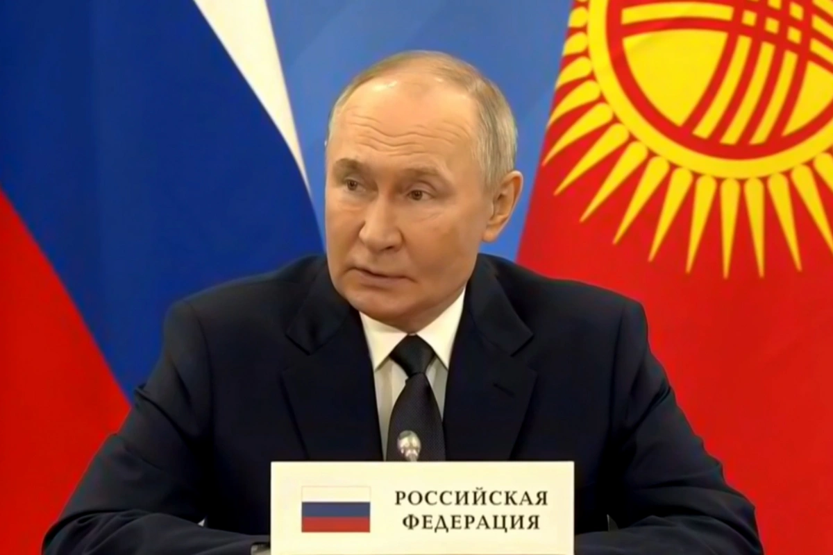 Putin İran Prezidenti və İsrail Baş naziri ilə telefon danışıqları aparıb Putin İran Prezidenti və İsrail Baş naziri ilə telefon danışıqları aparıb
