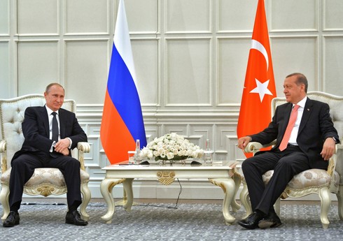Putin Ərdoğana Mixail Qusmanın onun haqqında çəkdiyi filmi təqdim edib