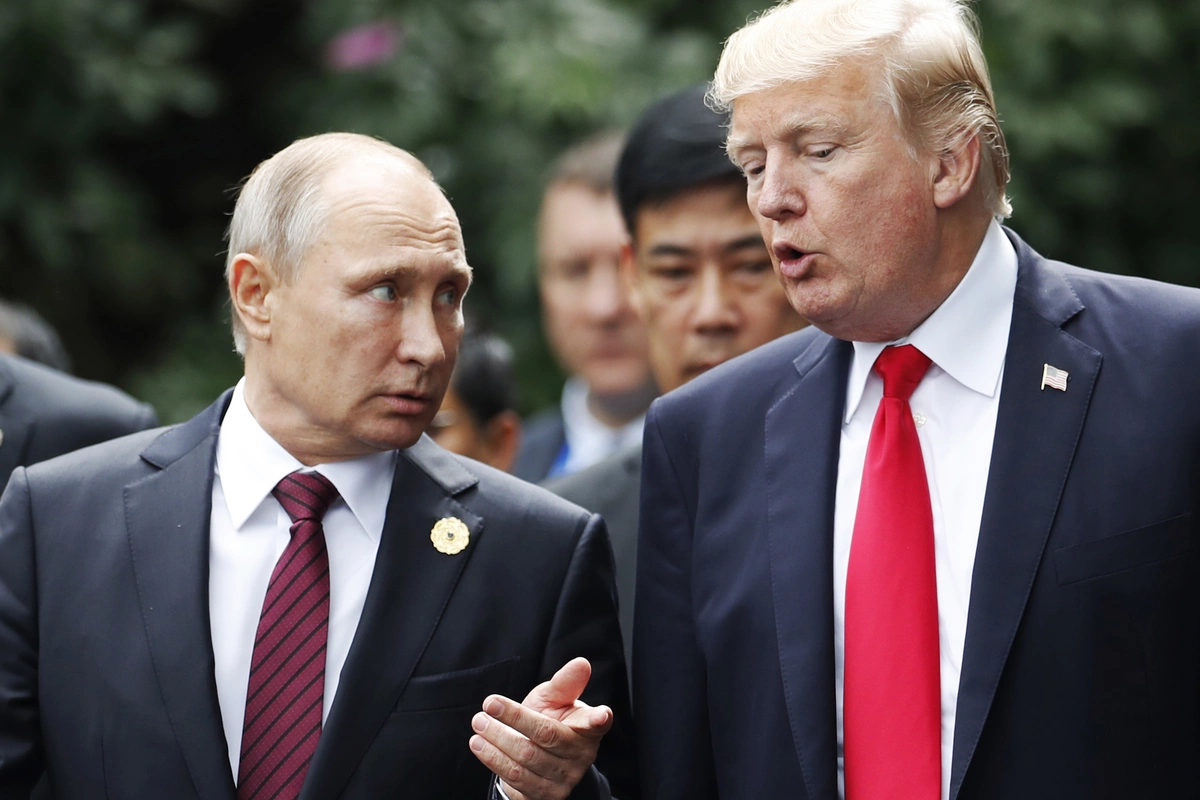 Putin və Tramp 2 saatdan çox telefonla danışıb