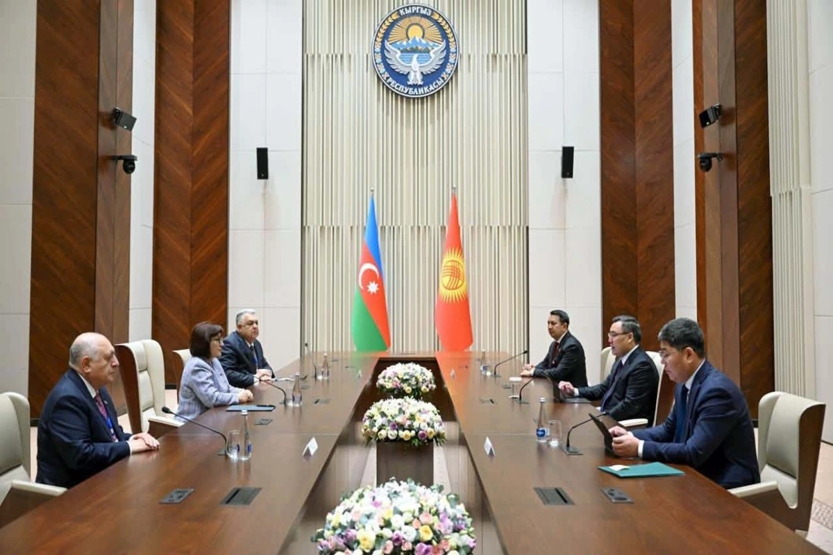 Qırğızıstan Prezidenti Sahibə Qafarovanı qəbul edib Qırğızıstan Prezidenti Sahibə Qafarovanı qəbul edib