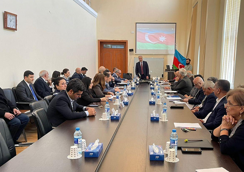 “Qərbi Azərbaycan iqtisadiyyatı” elmi tədqiqat qrupu yaradılıb “Qərbi Azərbaycan iqtisadiyyatı” elmi tədqiqat qrupu yaradılıb